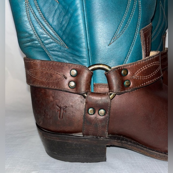 FRYE Billy Harness Turquoise/Multi Leather Western Cowgirl Boots
Women's Size 9 - Picture 5 of 13